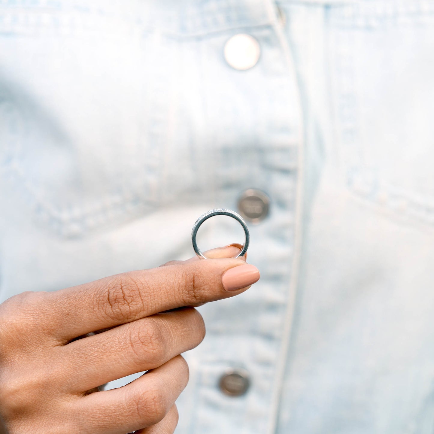Round Cut Colorless Engagement Ring