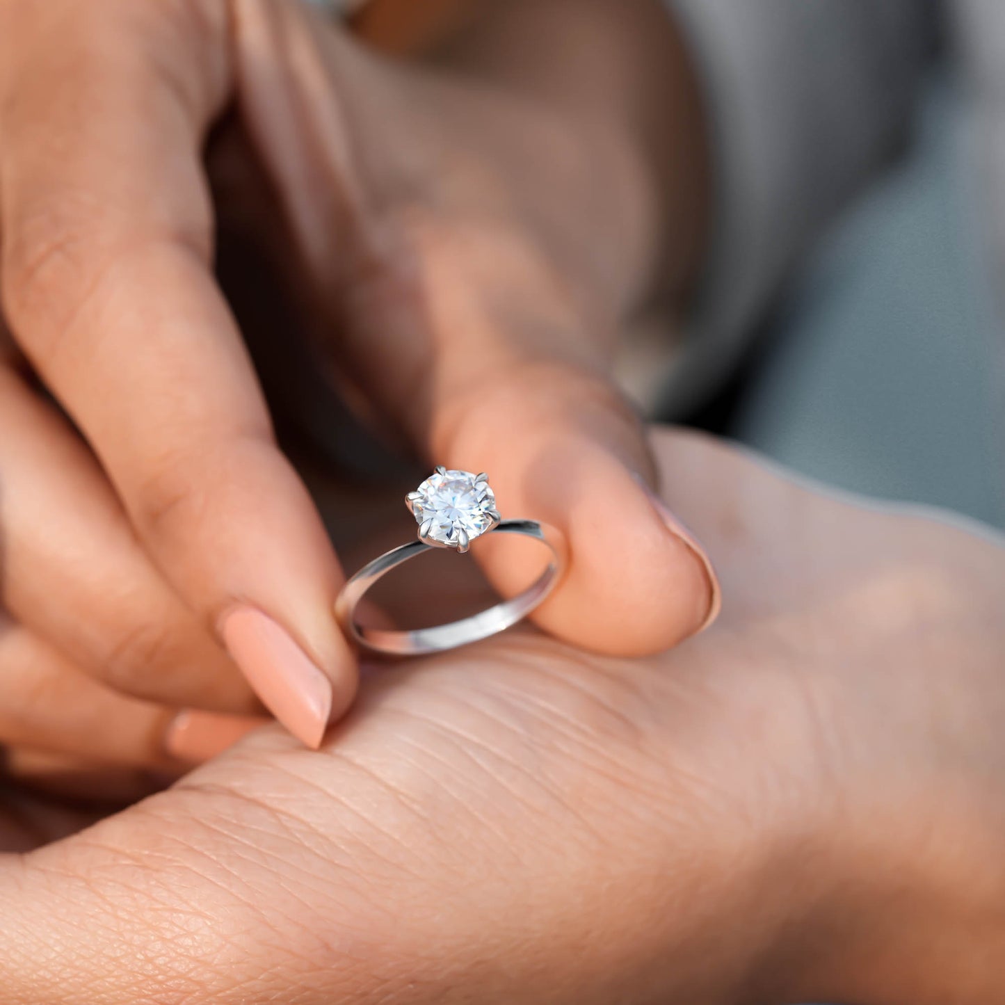 Round Cut Colorles Engagement Ring