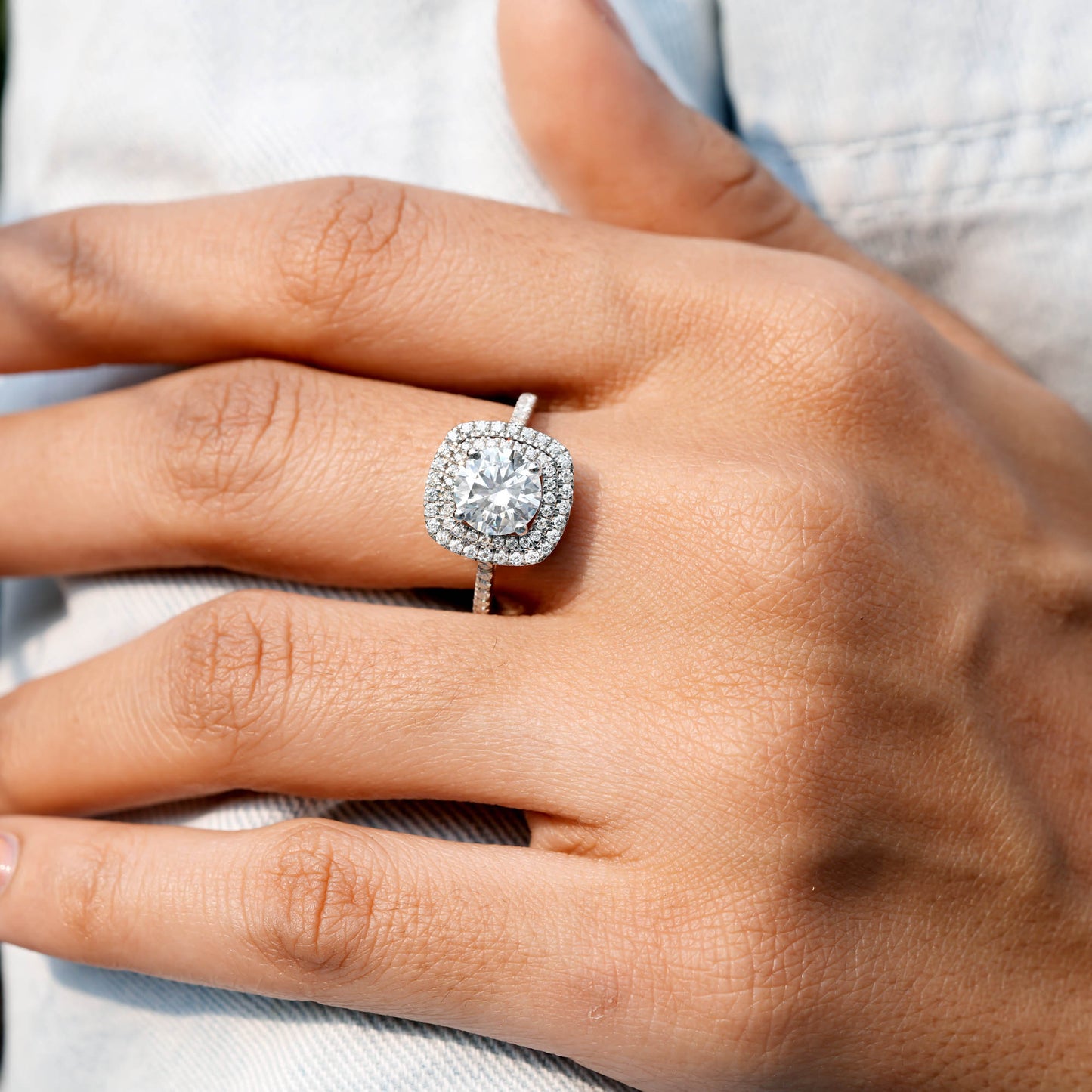 Round Cut Colorless Engagement Ring