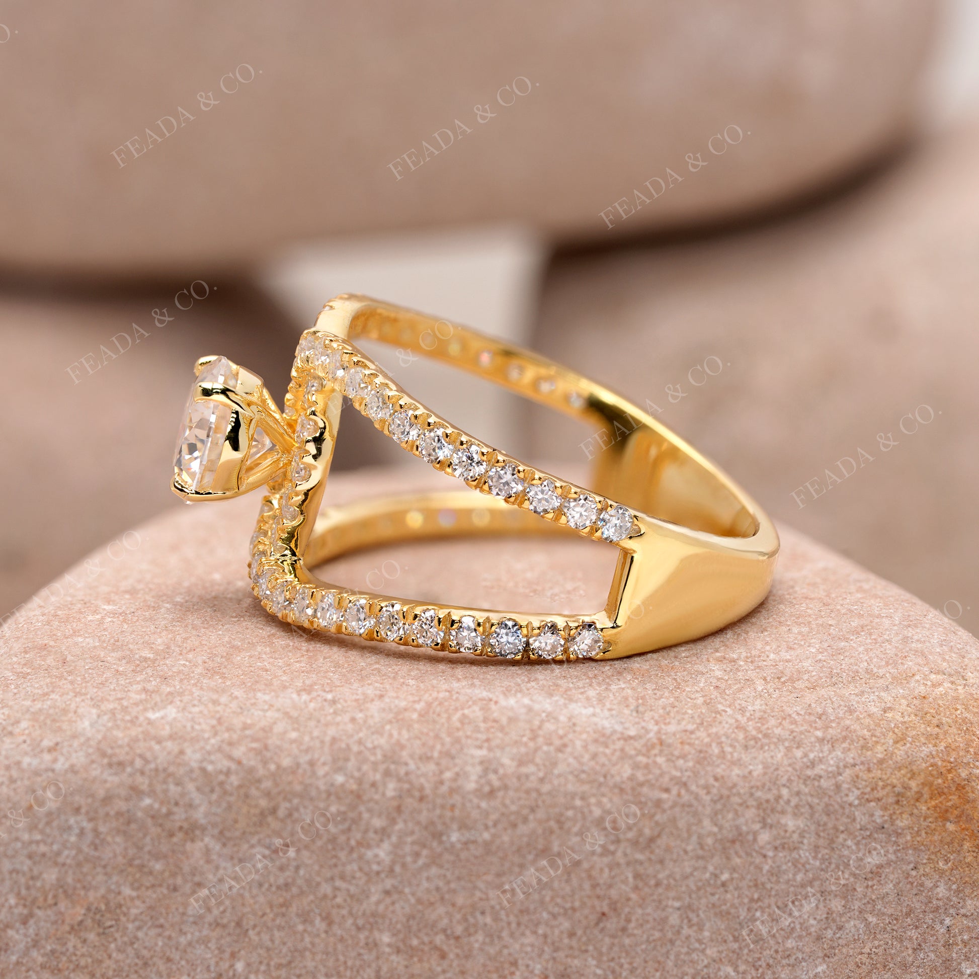 Round Cut Colorless Engagement Ring