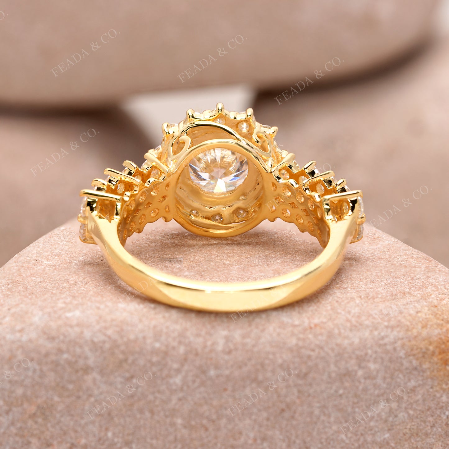 Round Cut Colorless Engagement Ring