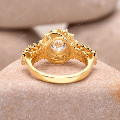 Round Cut Colorless Engagement Ring