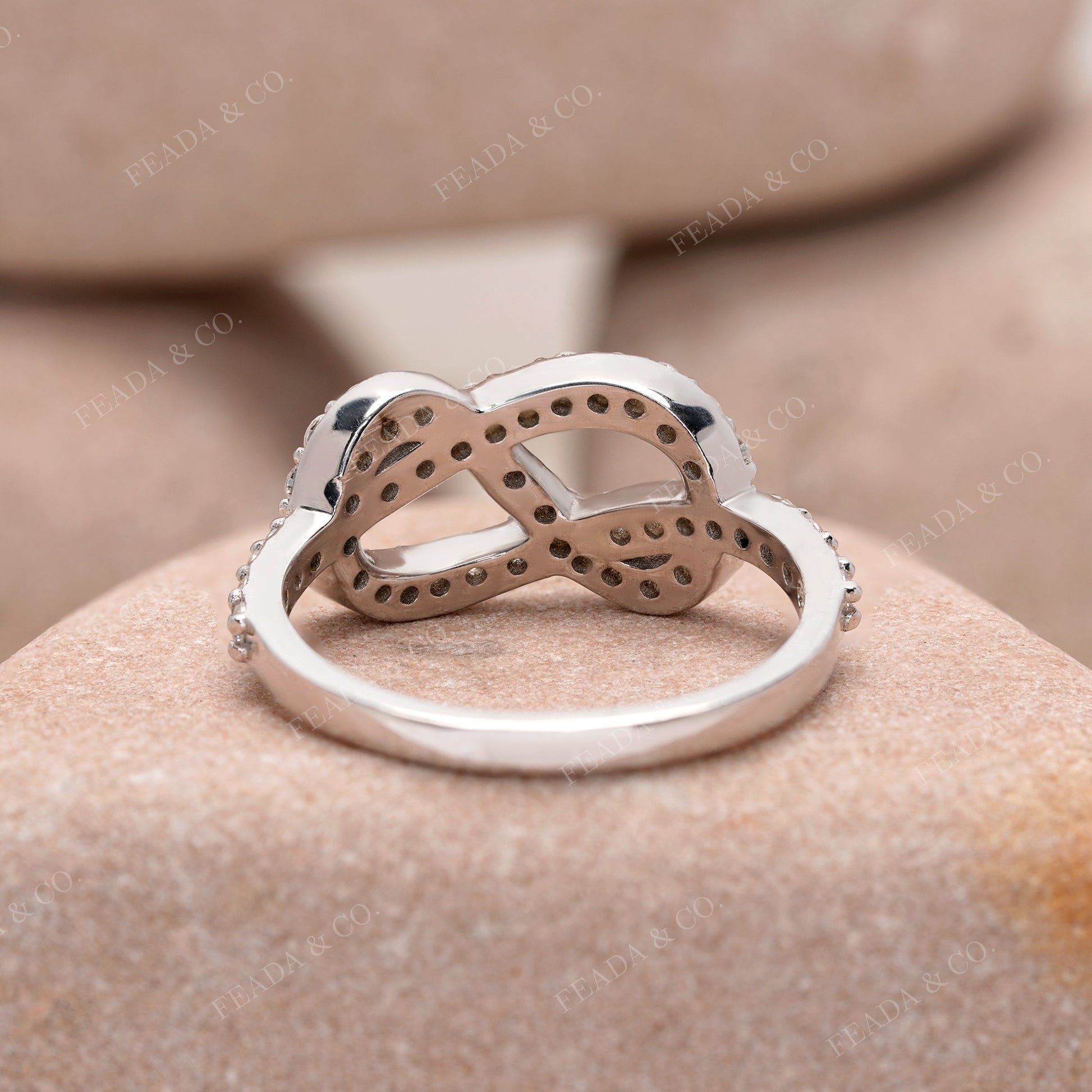 Round Cut Colorless Engagement Ring