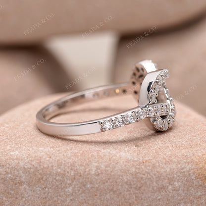Round Cut Colorless Engagement Ring
