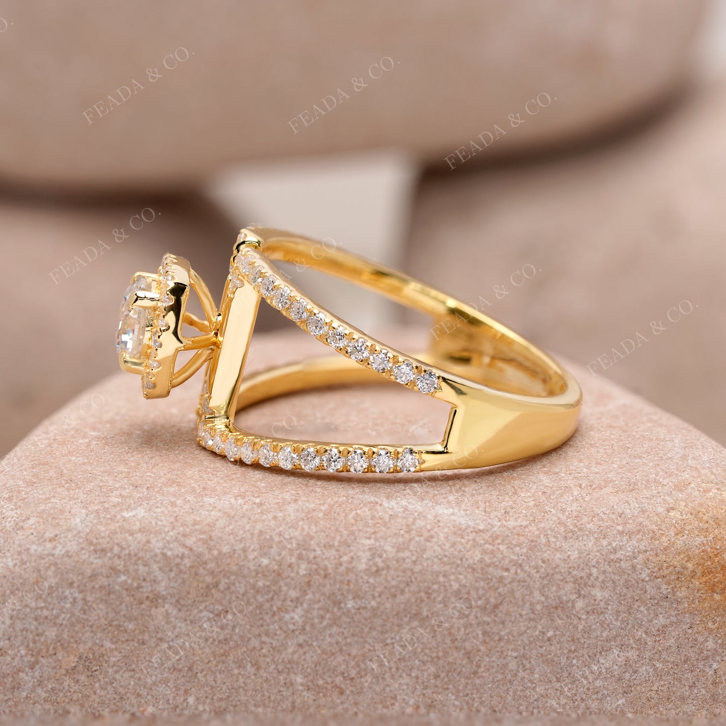 Round Cut Colorless Engagement Ring
