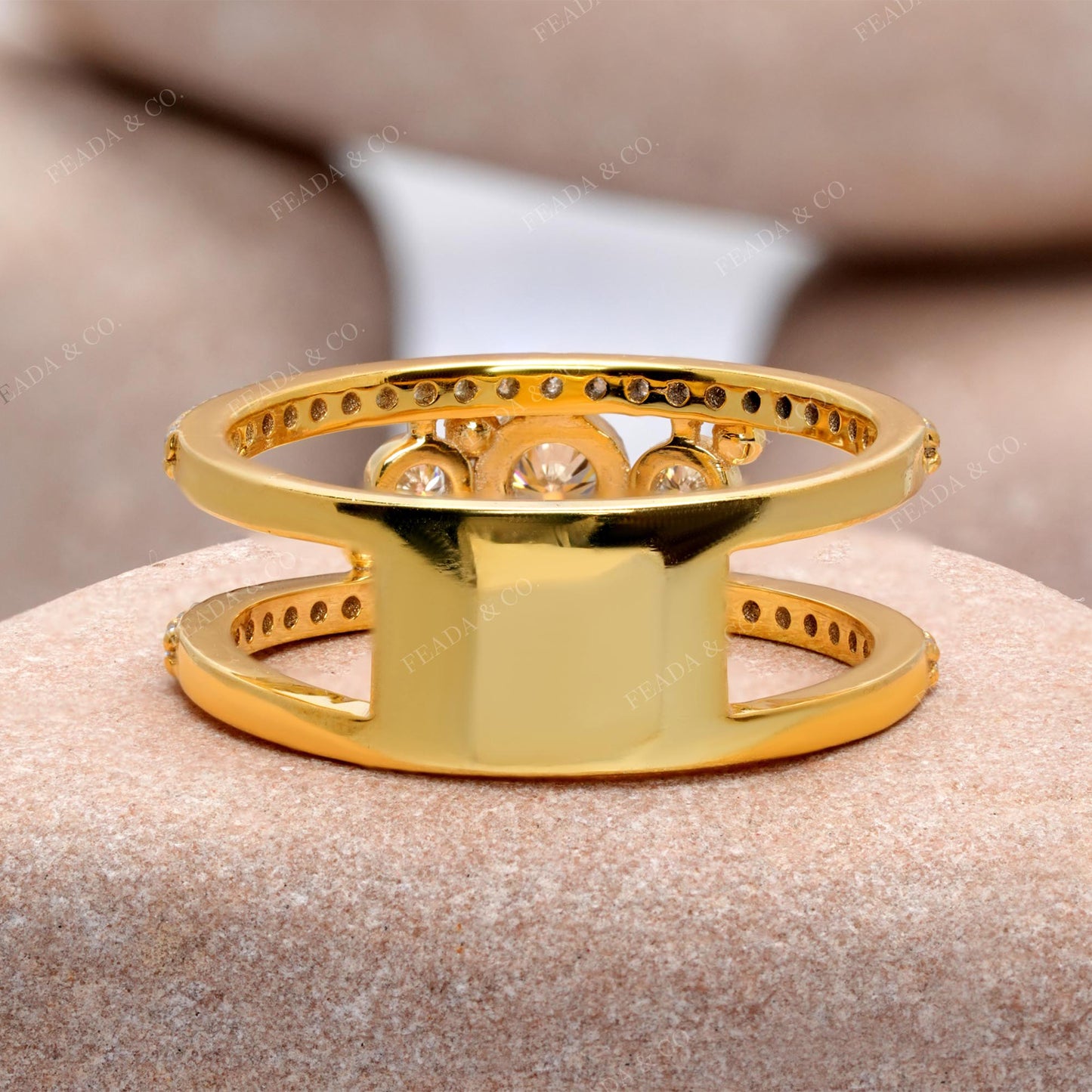 Round Cut Colorless Engagement Ring
