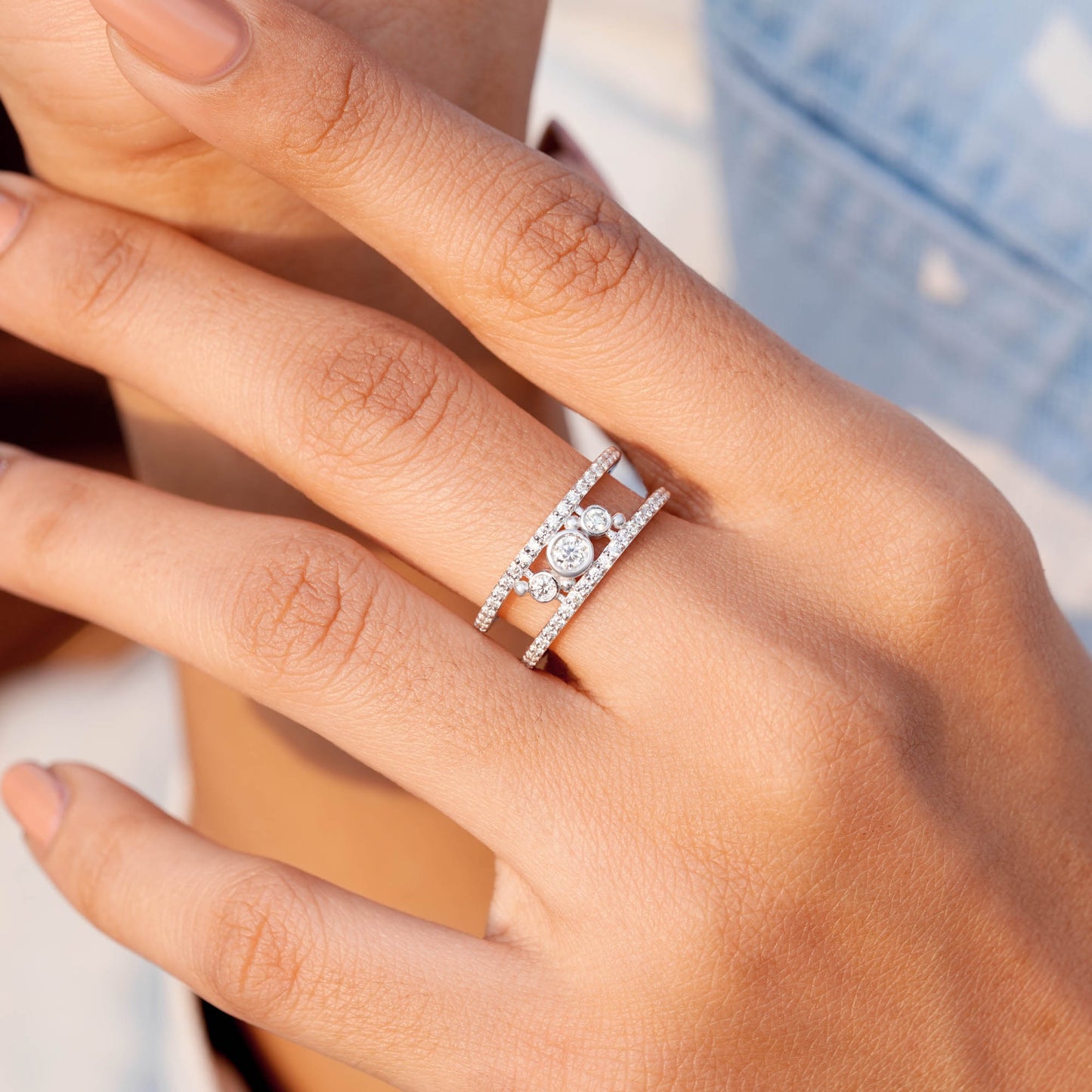 Round Cut Colorless Engagement Ring