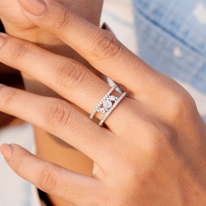 Round Cut Colorless Engagement Ring