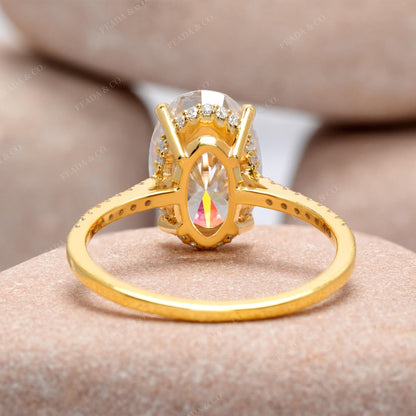 Round, Oval Cut Colorless Engagement Ring