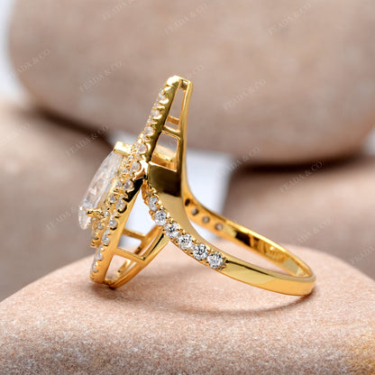 Pear, Round Cut Colorless Engagement Ring