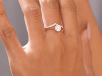 Round Cut Colorles Engagement Ring