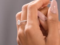 Round Cut Colorless Engagement Ring