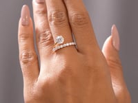 Round Cut Colorless Engagement Ring