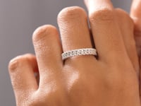 Round Cut Colorless Engagement Ring