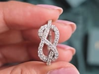 Round Cut Colorless Engagement Ring