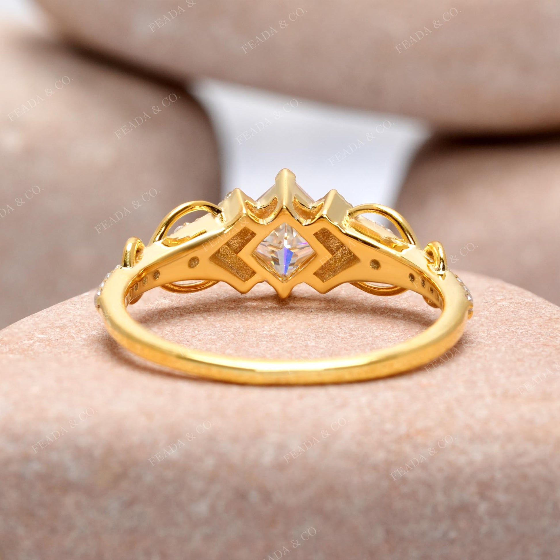 Princess, Round Cut Colorless Engagement Ring