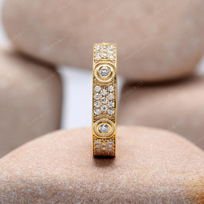 Round Cut Colorless Engagement Ring