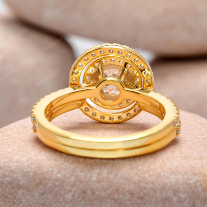 Round Cut Colorless Engagement Ring