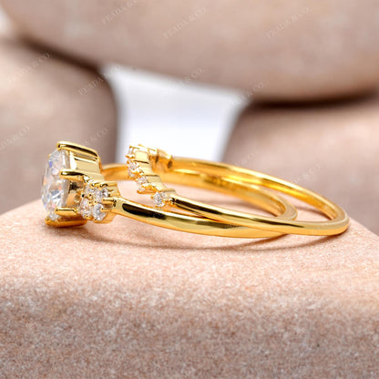Round Cut Colorless Engagement Ring