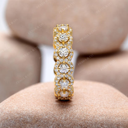 Round Cut Colorless Engagement Ring