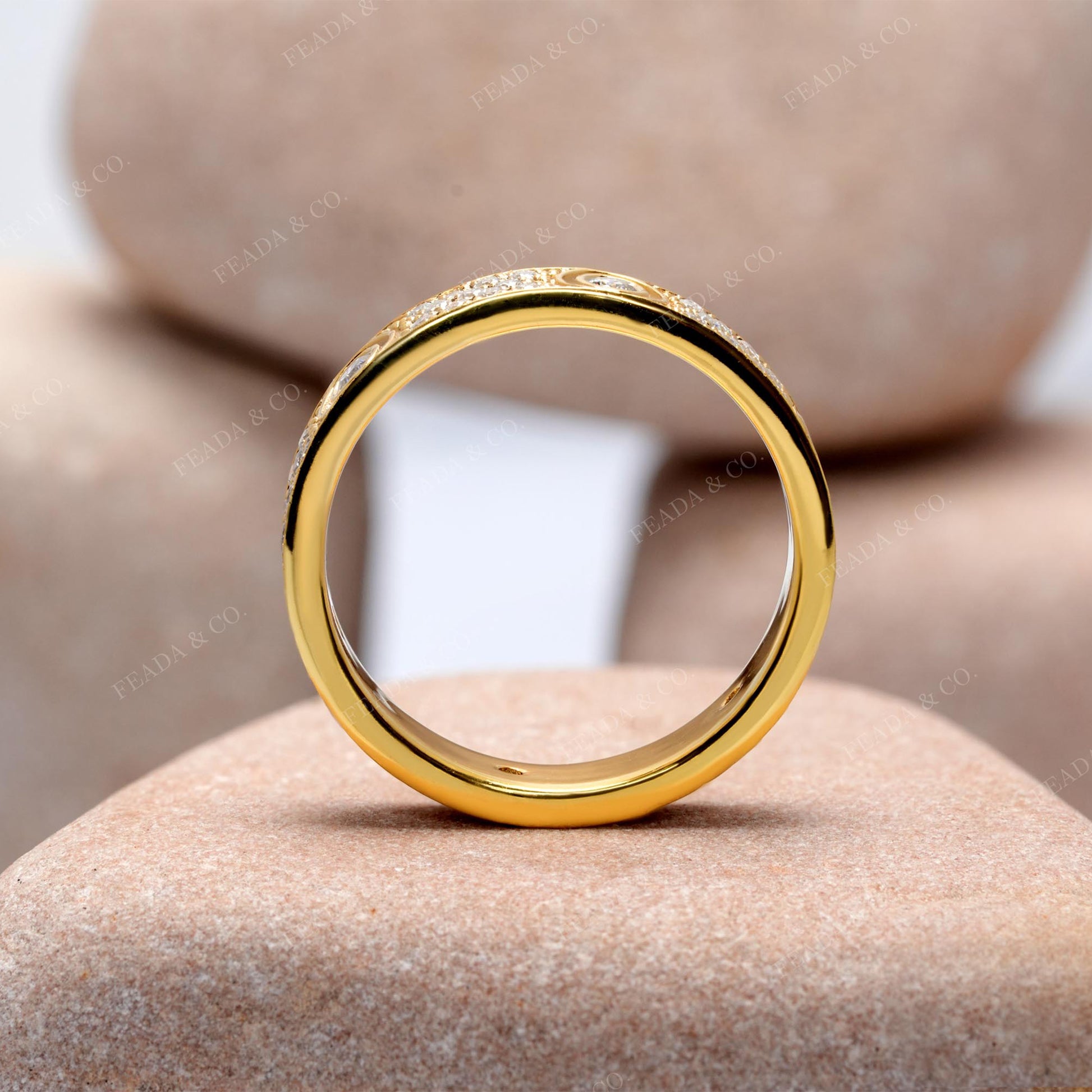 Round Cut Colorless Engagement Ring