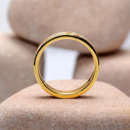 Round Cut Colorless Engagement Ring