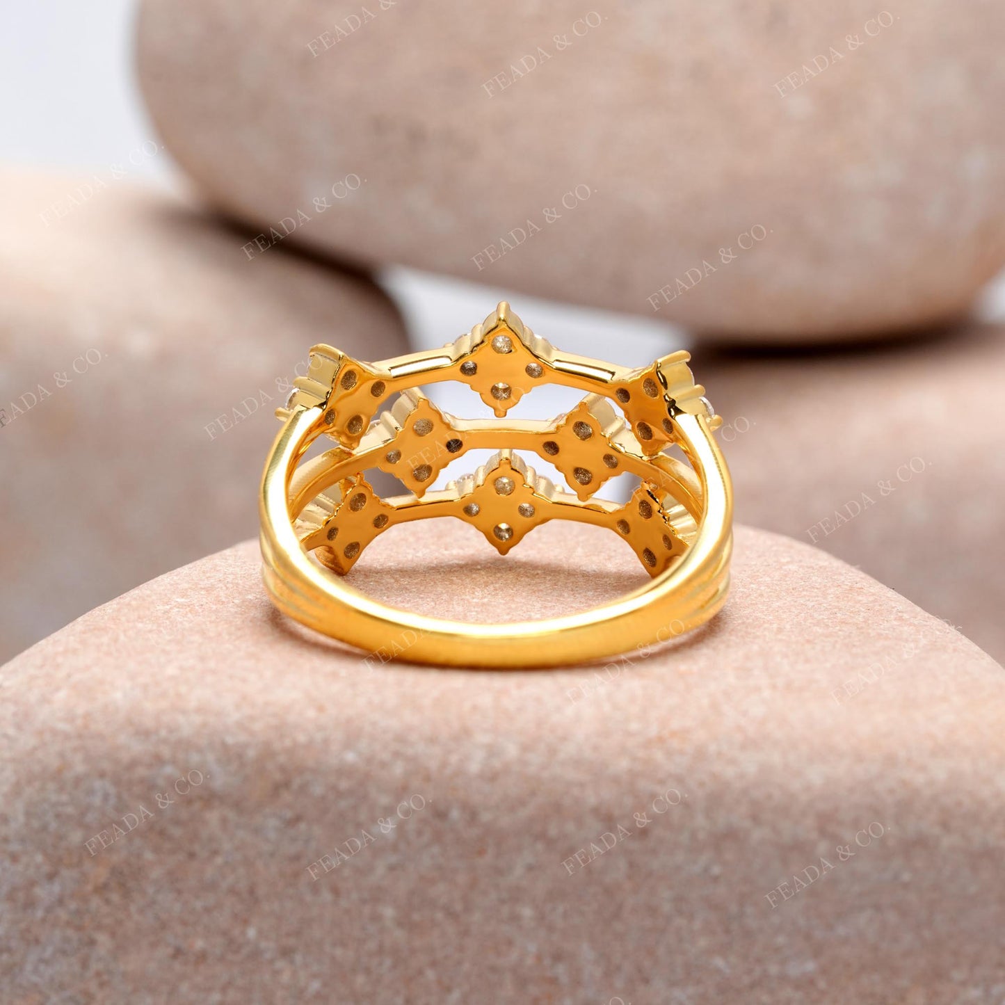 Round Cut Colorless Engagement Ring