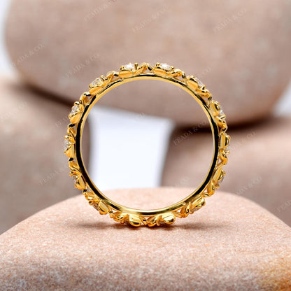 Round Cut Colorless Engagement Ring