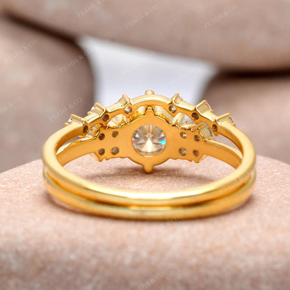 Round Cut Colorless Engagement Ring