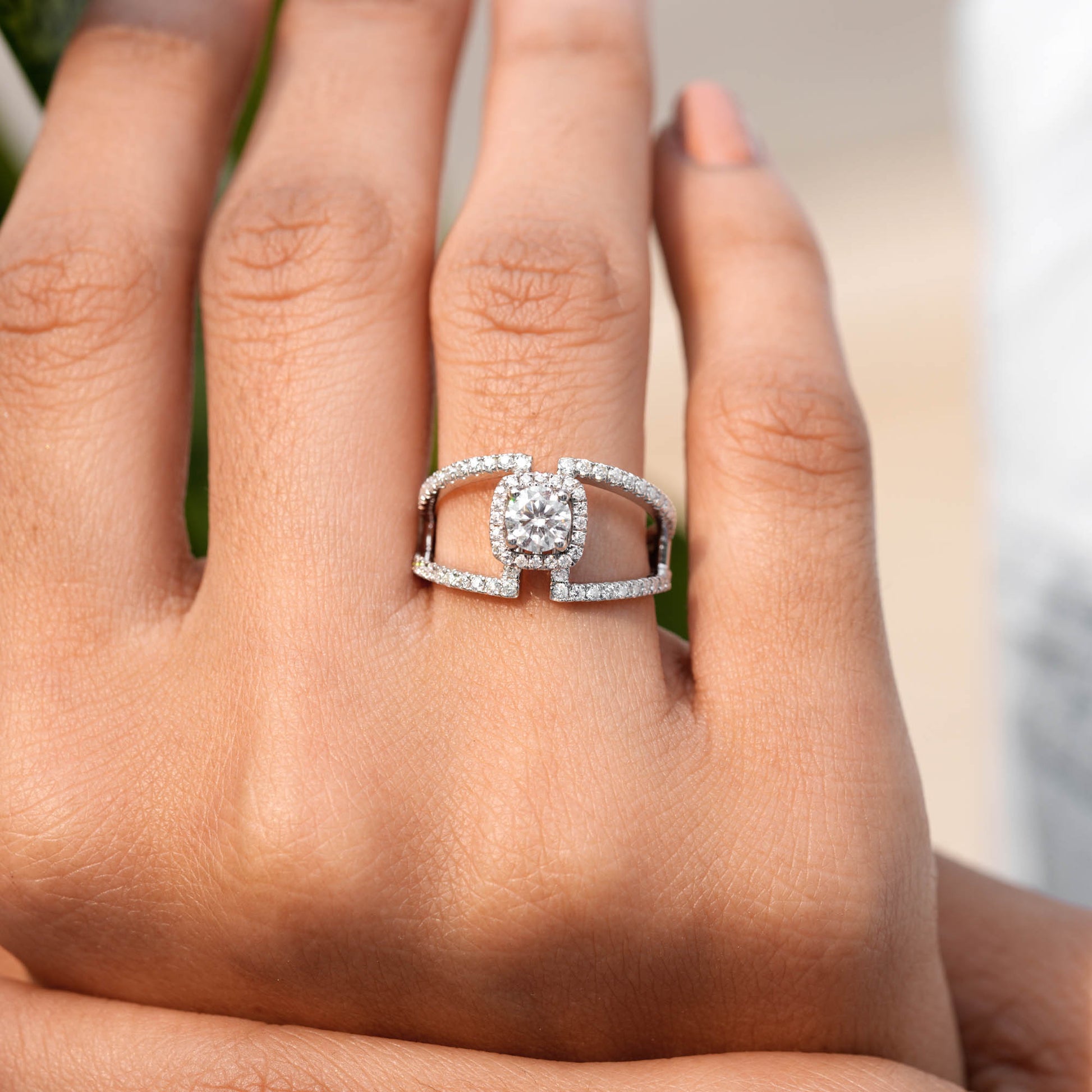 Round Cut Colorless Engagement Ring