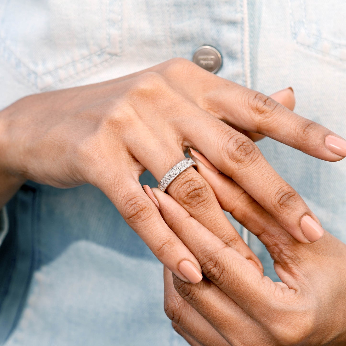 Round Cut Colorless Engagement Ring