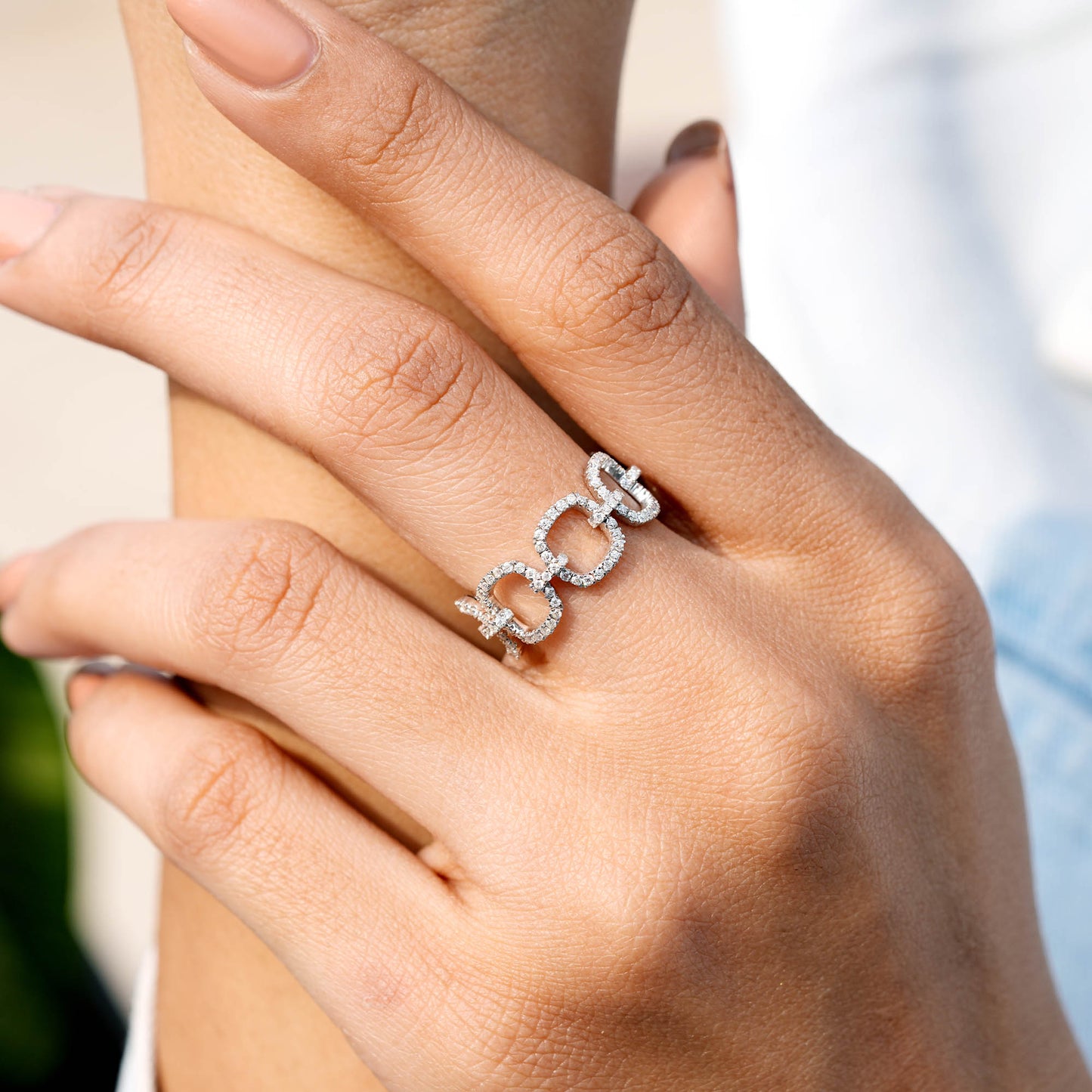 Round Cut Colorless Engagement Ring