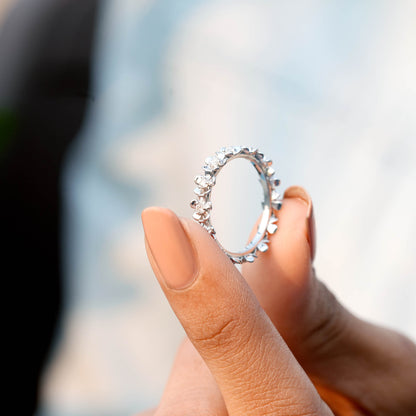 Round Cut Colorless Engagement Ring