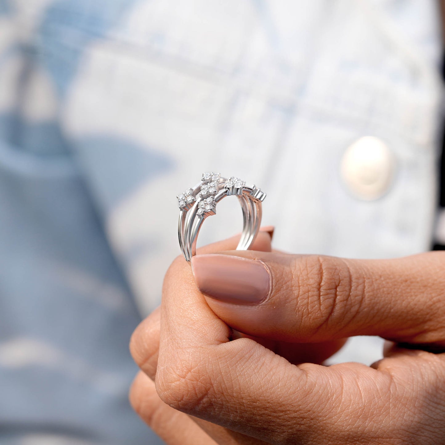 Round Cut Colorless Engagement Ring