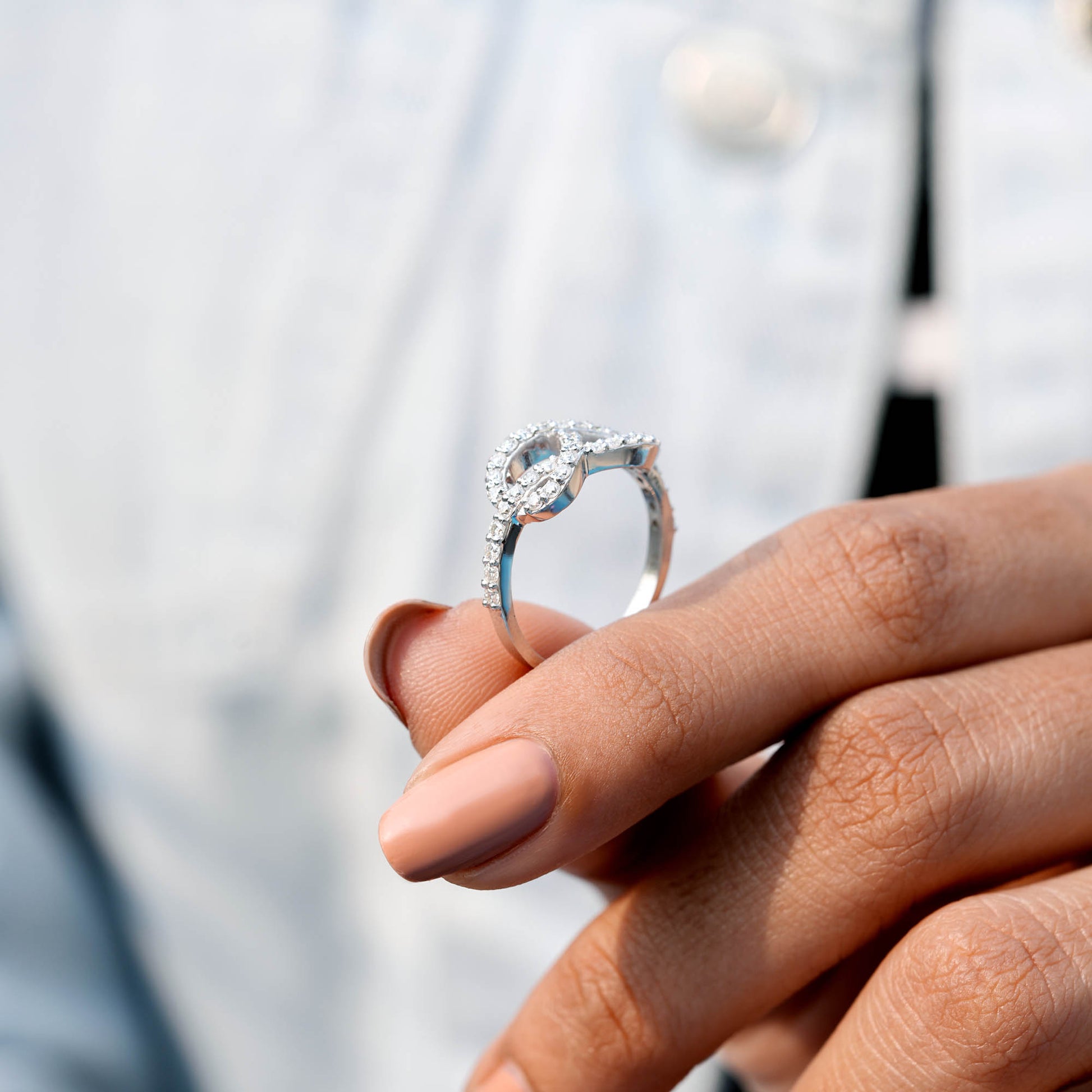 Round Cut Colorless Engagement Ring