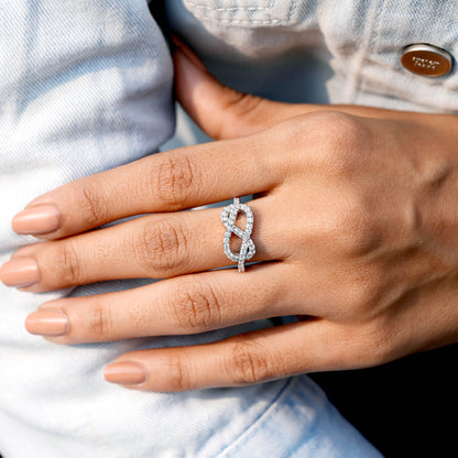 Round Cut Colorless Engagement Ring