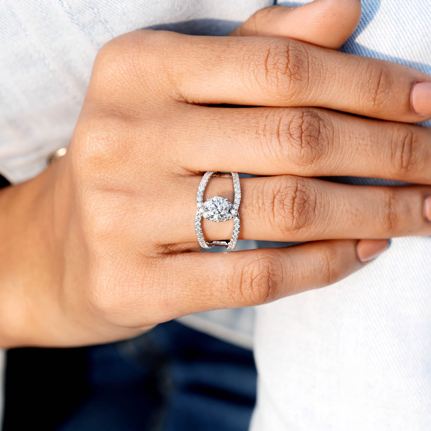 Round Cut Colorless Engagement Ring