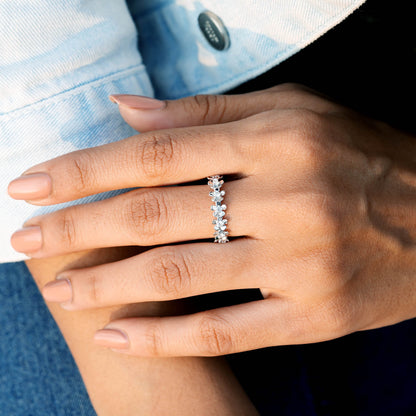 Round Cut Colorless Engagement Ring