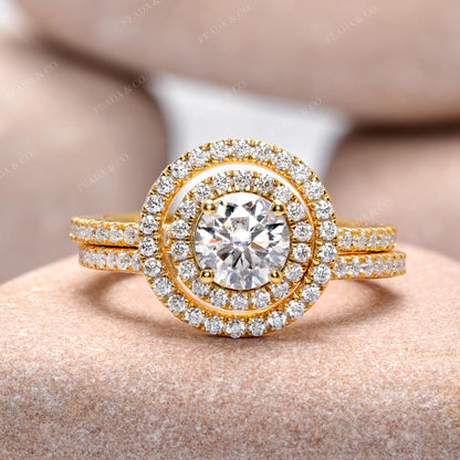 Round Cut Colorless Engagement Ring