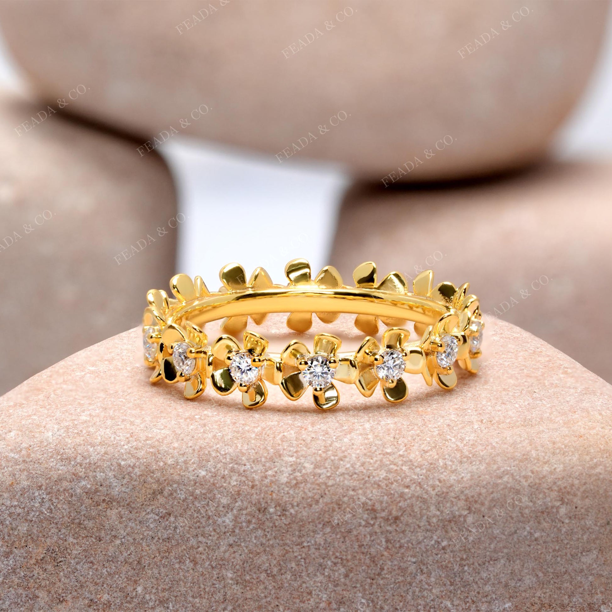Round Cut Colorless Engagement Ring