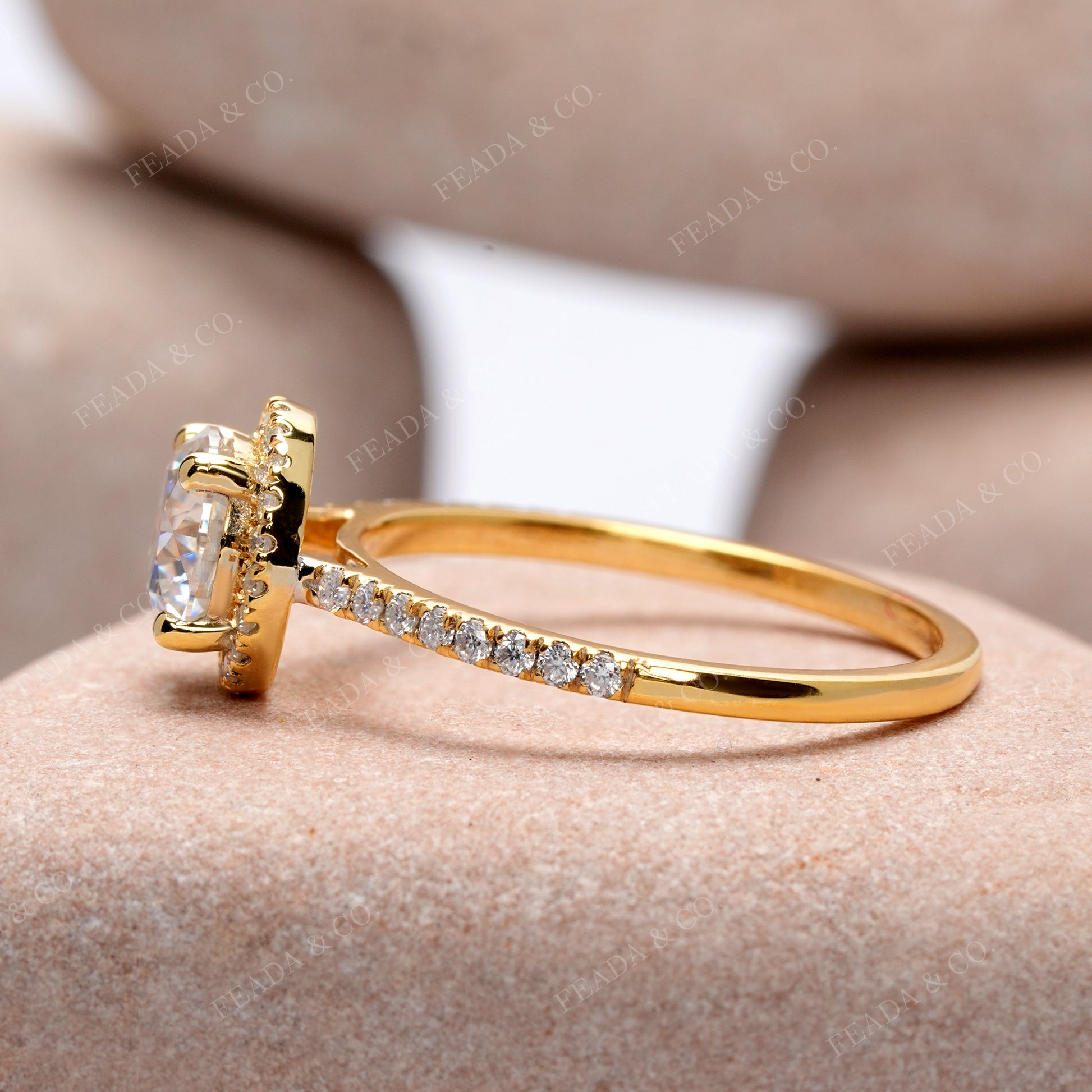 Round Cut Colorless Engagement Ring