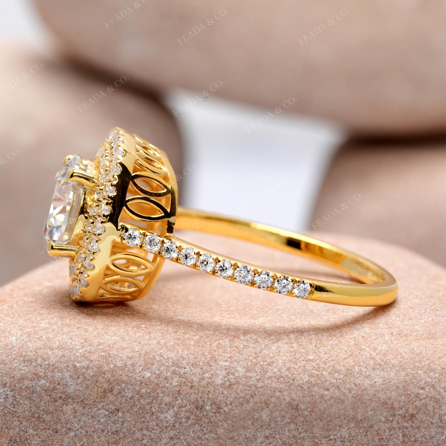 Round Cut Colorless Engagement Ring