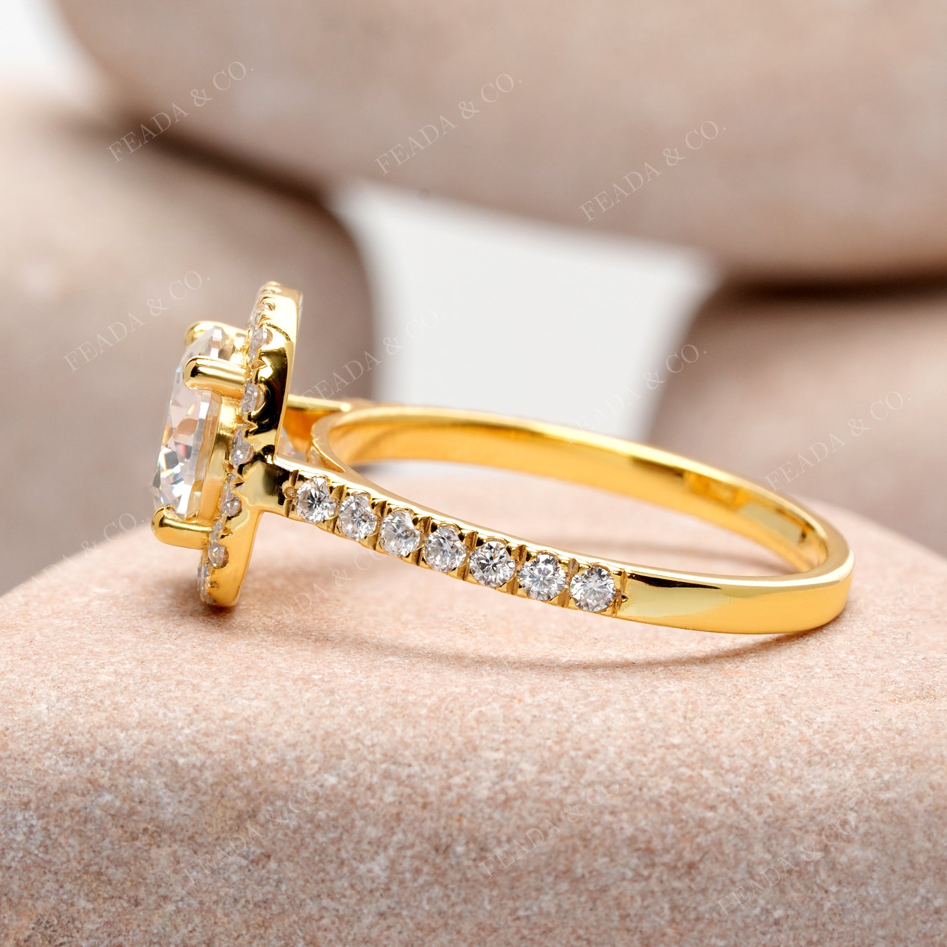 Round Cut Colorless Engagement Ring