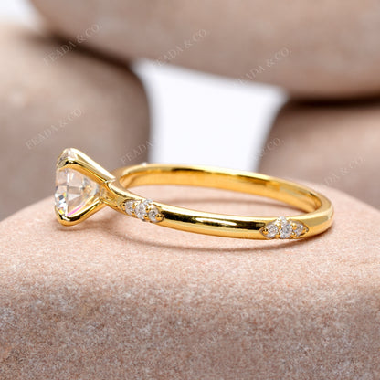 Round Cut Colorless Engagement Ring