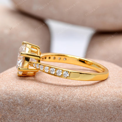 Round Cut Colorless Engagement Ring