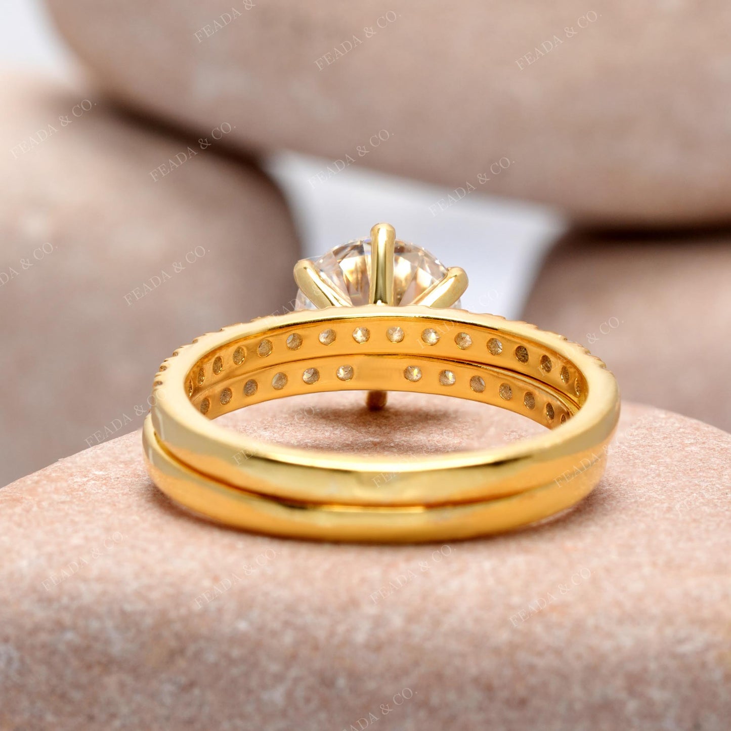 Round Cut Colorless Engagement Ring