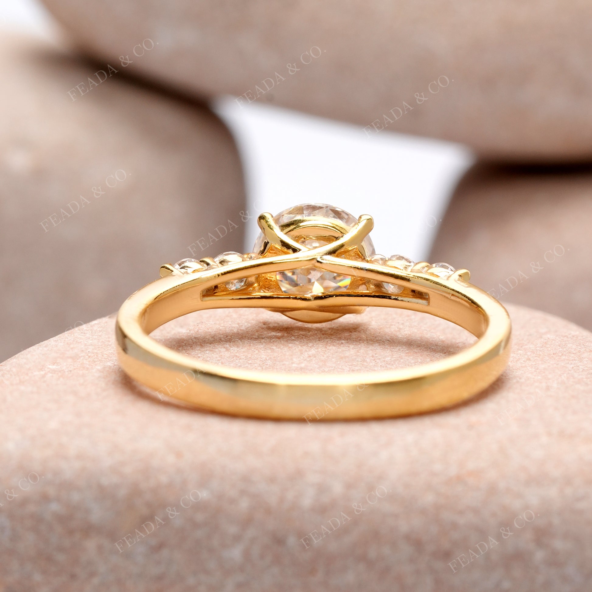 Round Cut Colorless Engagement Ring