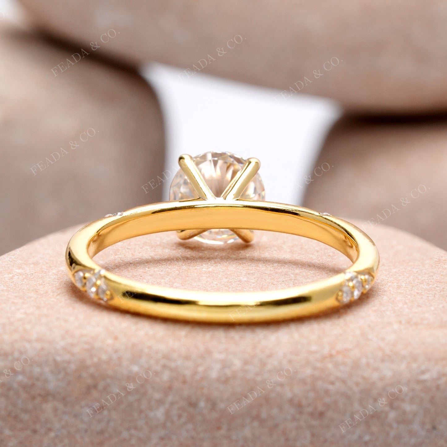 Round Cut Colorless Engagement Ring