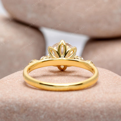 Round Cut Colorless Engagement Ring