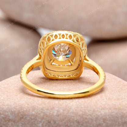 Round Cut Colorless Engagement Ring